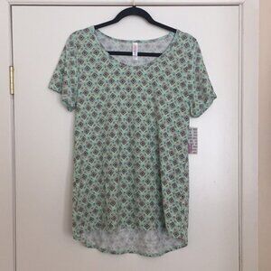 M Lularoe Classic Tee